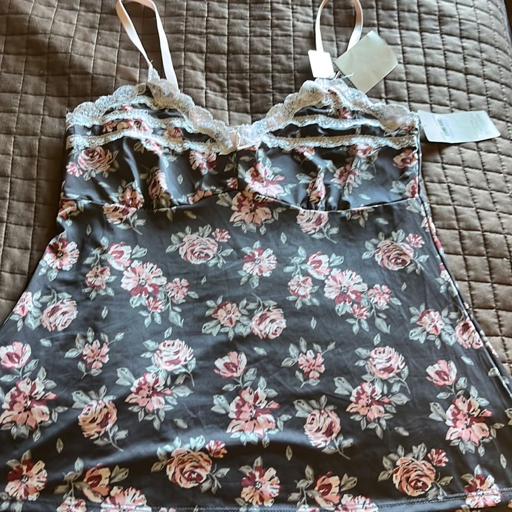 Large gray flower print sleeping tank